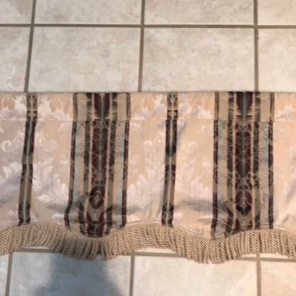 Curtain Fringed Scalloped Floral Curtain Valance/Topper